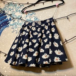 🌊 Navy Blue Skater Skirt w/ Daisy Design Size S